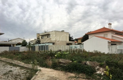 Terreno para Venda em Carreço