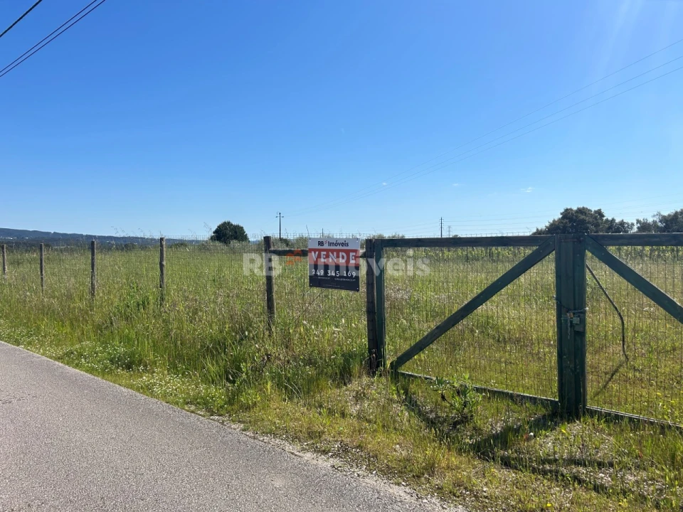 Terreno para Venda em Casais e Alviobeira Foto 2