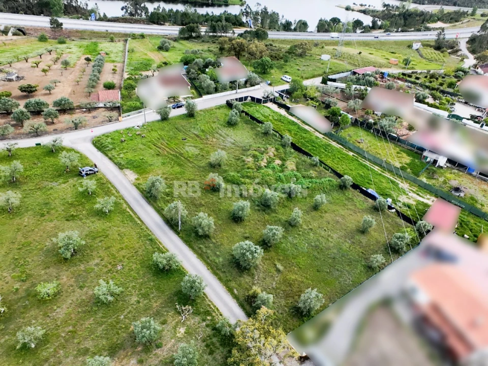 Terreno para Venda em Casais e Alviobeira Foto 22