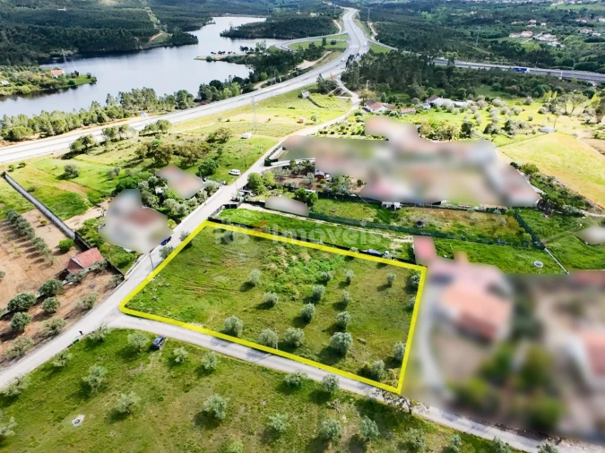 Terreno para Venda em Casais e Alviobeira Foto 2