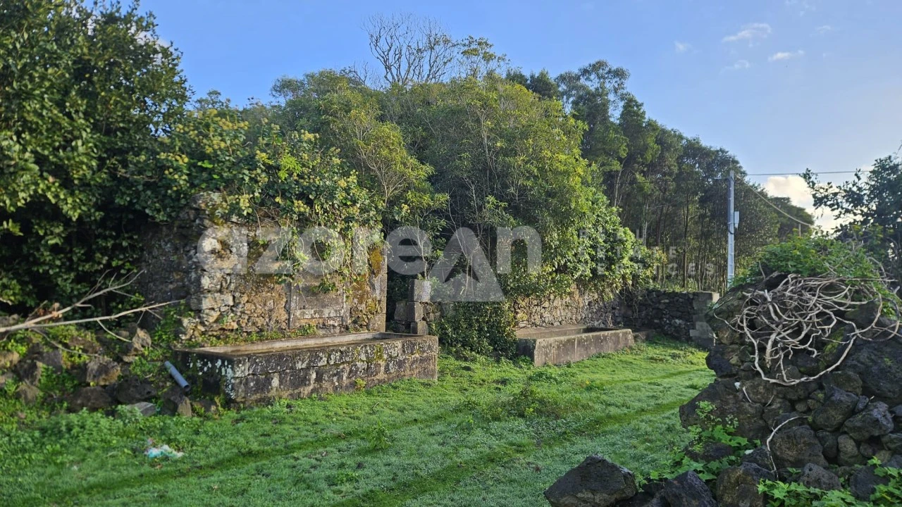 Terreno para Venda em Fajã de Baixo Foto 3