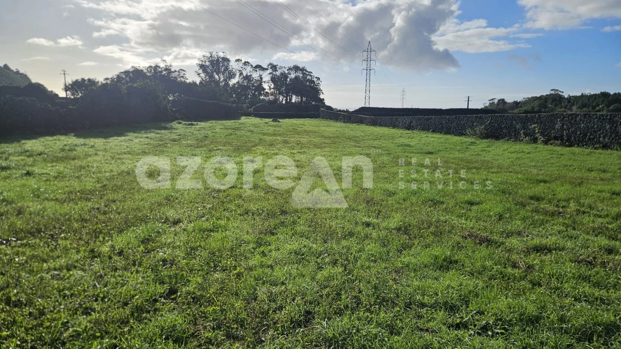 Terreno para Venda em Fajã de Baixo Foto 10