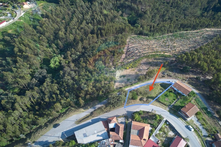 Terreno para Venda em Aguiar de Sousa Foto 2