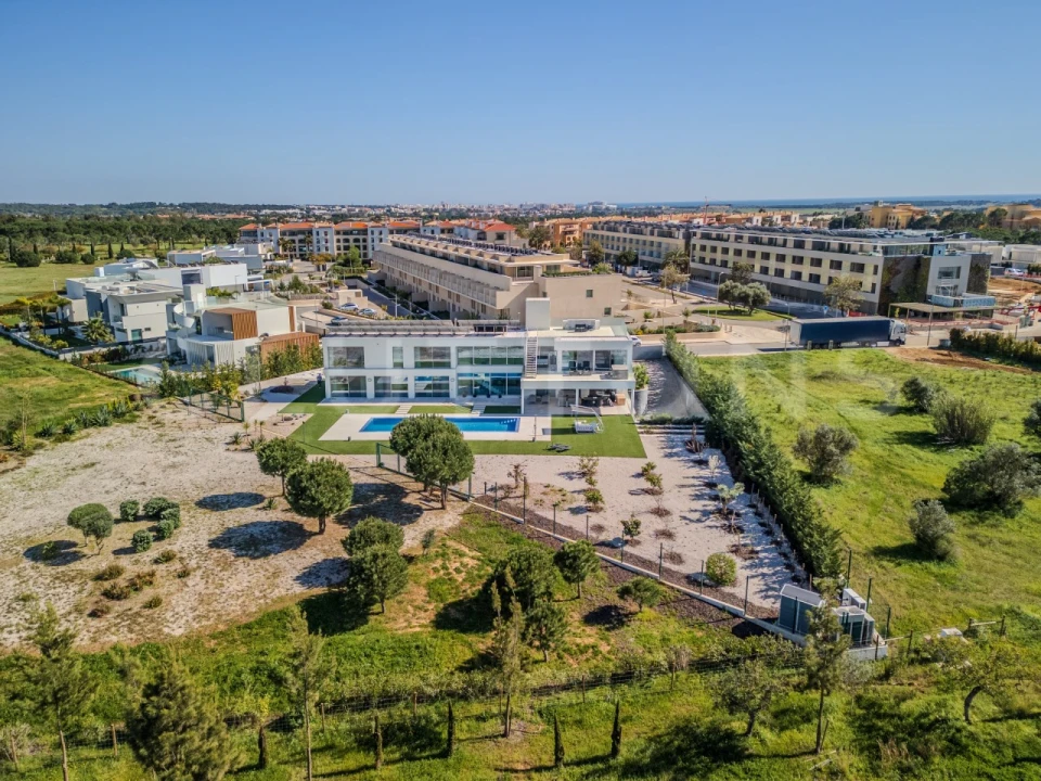 Moradia T5 para Venda em Quarteira Foto 58