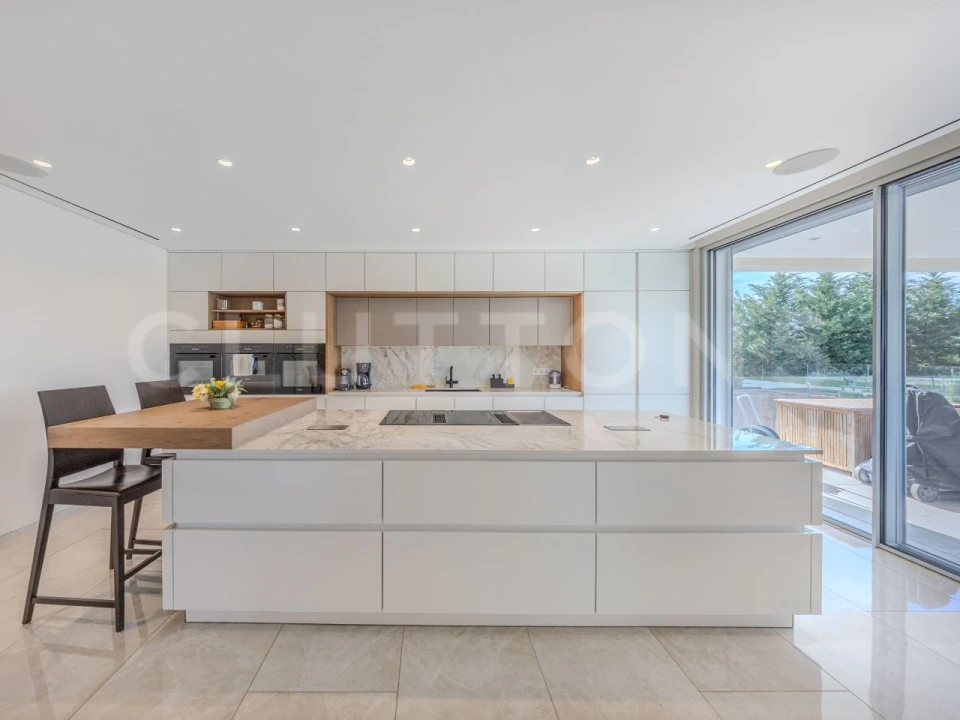 Moradia T5 para Venda em Quarteira Foto 3