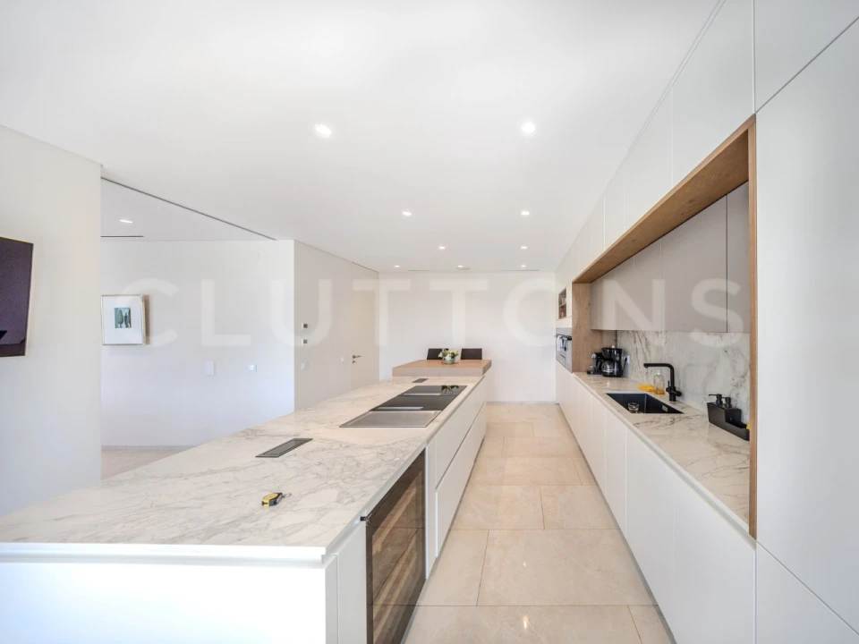 Moradia T5 para Venda em Quarteira Foto 7