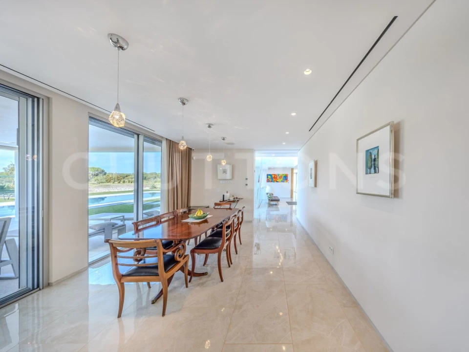 Moradia T5 para Venda em Quarteira Foto 9