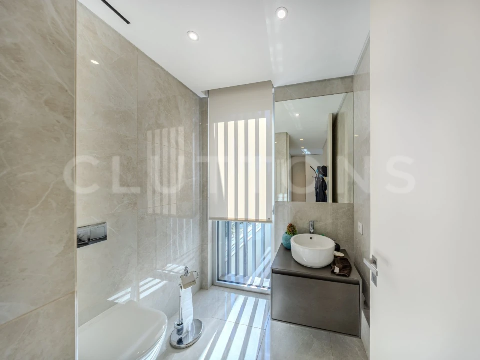 Moradia T5 para Venda em Quarteira Foto 13