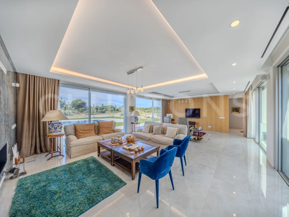 Moradia T5 para Venda em Quarteira Foto 4