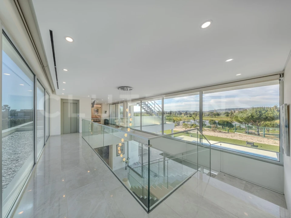 Moradia T5 para Venda em Quarteira Foto 19