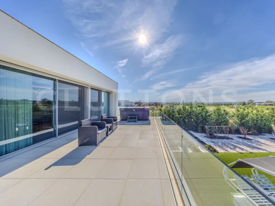 Moradia T5 para Venda em Quarteira Foto 24