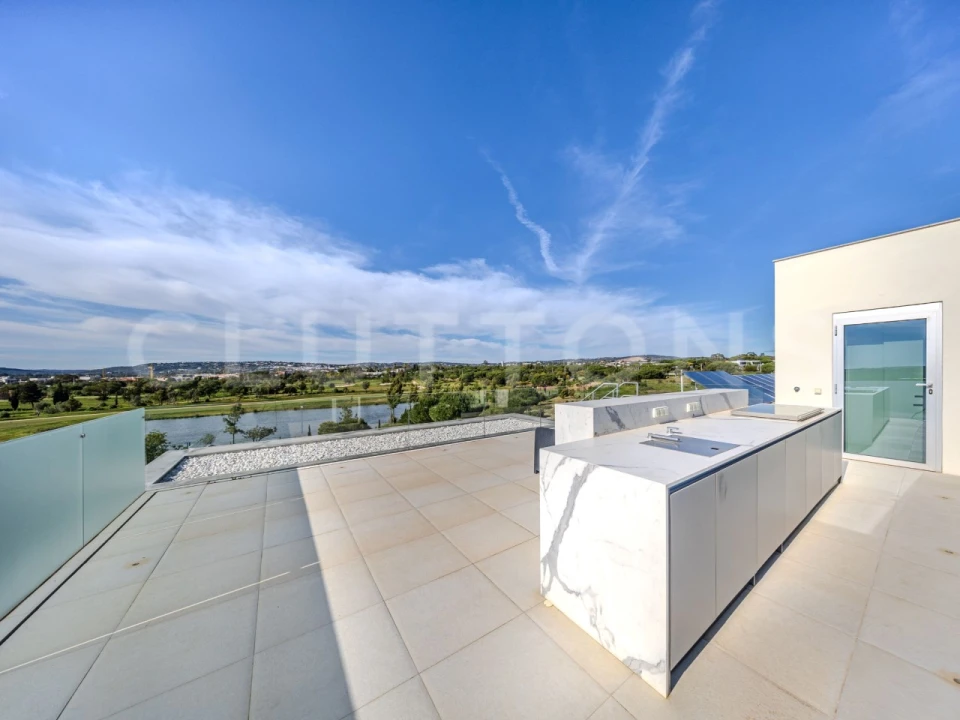 Moradia T5 para Venda em Quarteira Foto 34