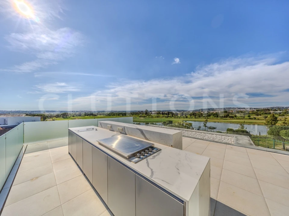 Moradia T5 para Venda em Quarteira Foto 35