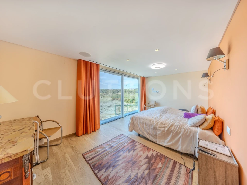 Moradia T5 para Venda em Quarteira Foto 30