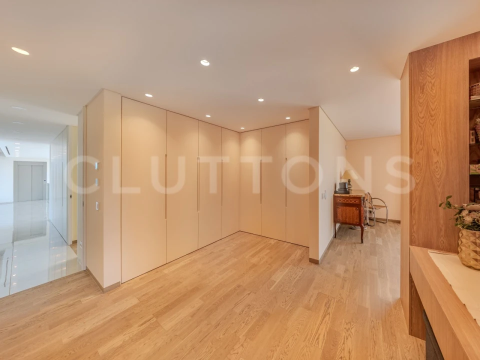 Moradia T5 para Venda em Quarteira Foto 33