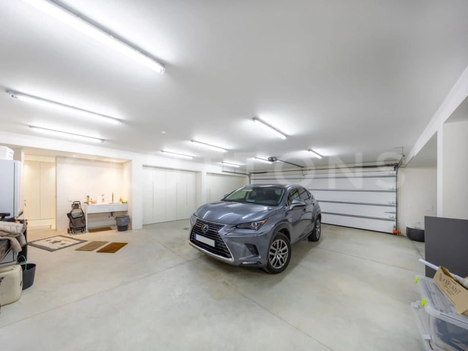 Moradia T5 para Venda em Quarteira Foto 49