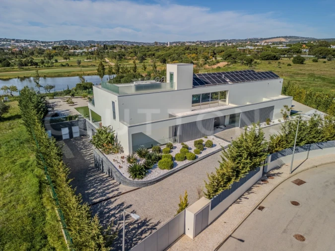 Moradia T5 para Venda em Quarteira Foto 63