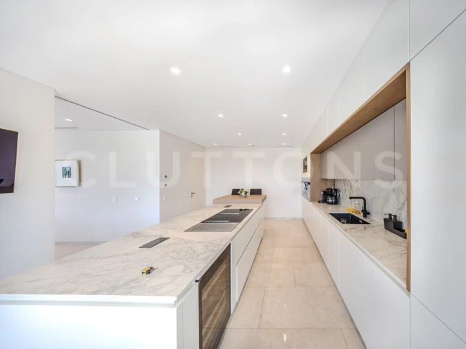 Moradia T5 para Venda em Quarteira Foto 7