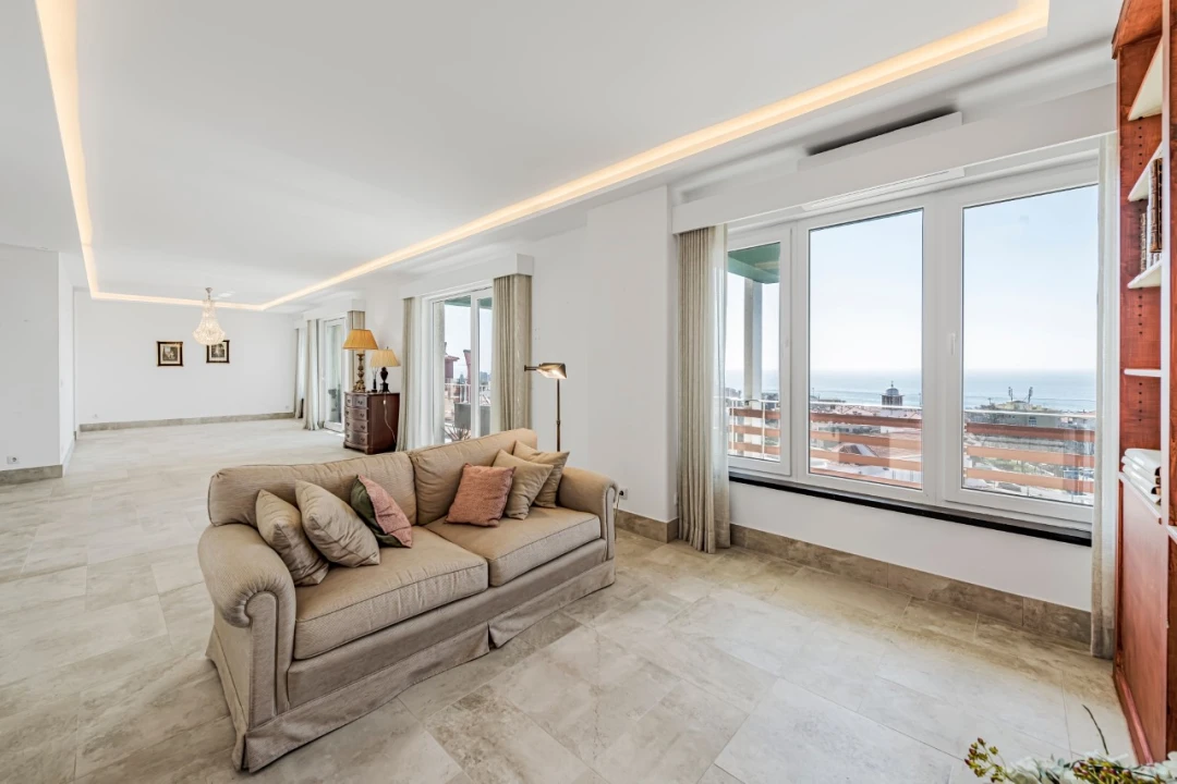 Apartamento T4 para Venda em Carcavelos e Parede Foto 3