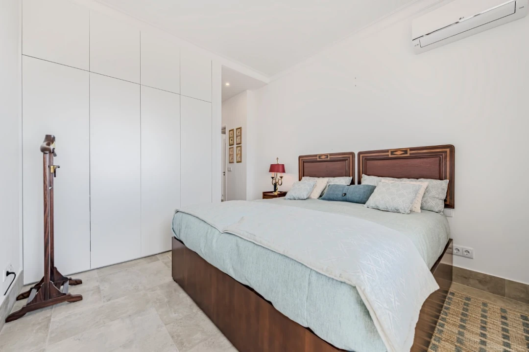 Apartamento T4 para Venda em Carcavelos e Parede Foto 17
