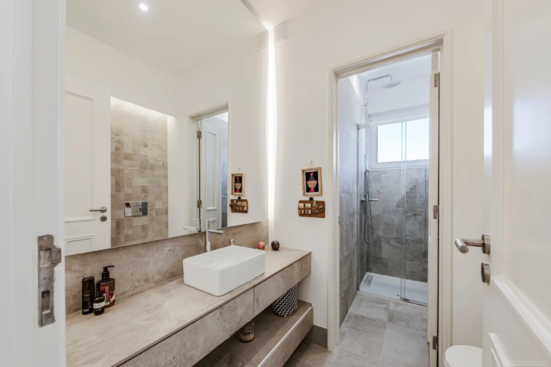 Apartamento T4 para Venda em Carcavelos e Parede Foto 16