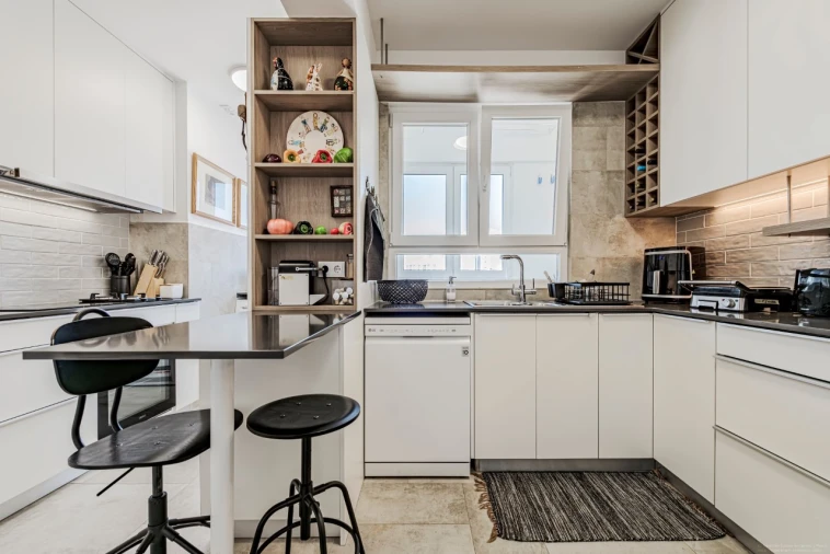 Apartamento T4 para Venda em Carcavelos e Parede Foto 8