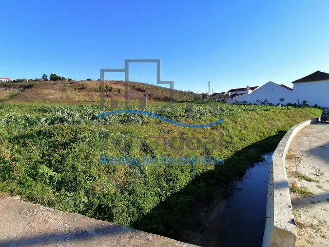 Terreno para Venda em Olhalvo Foto 2