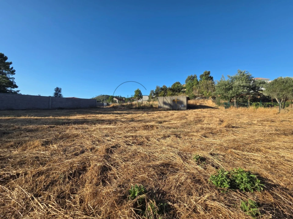 Terreno para Venda em Cabaços Foto 1