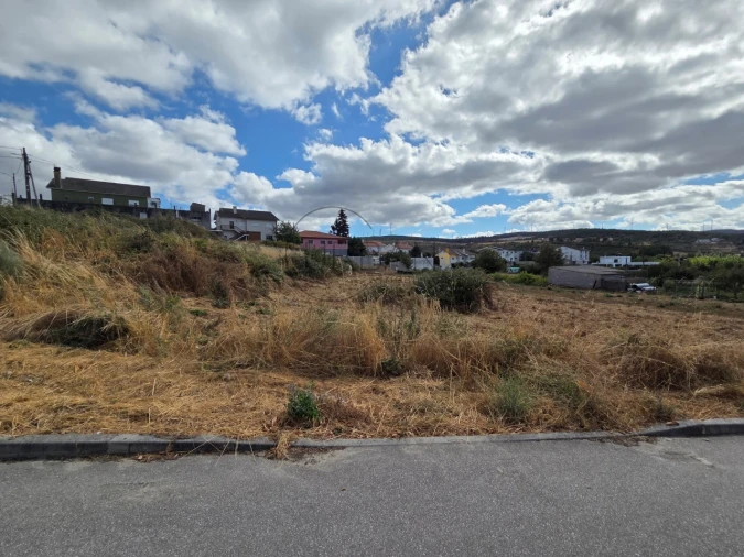 Terreno para Venda em Leomil Foto 4