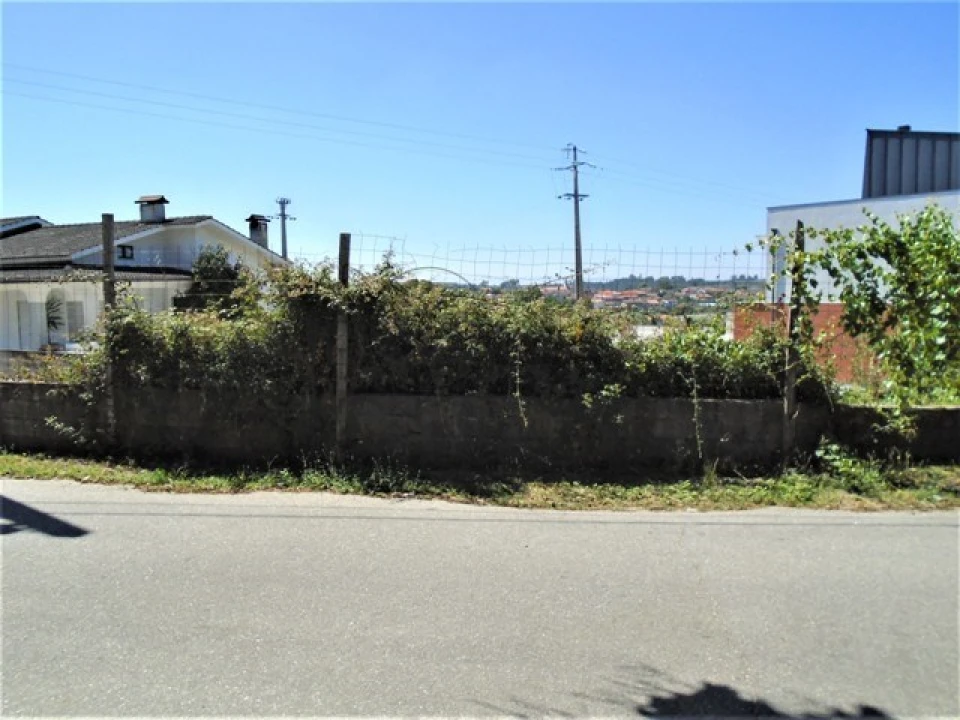 Terreno para Venda em Faíl e Vila Chã de Sá Foto 1