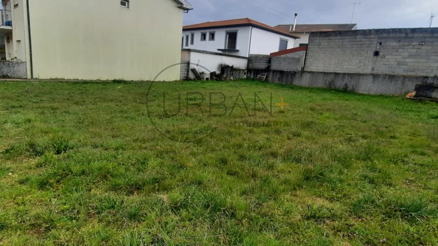 Terreno para Venda em Leomil