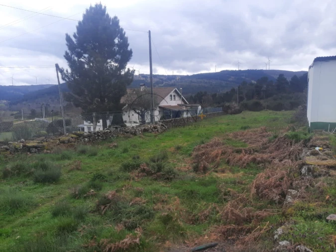 Terreno para Venda em Leomil Foto 3