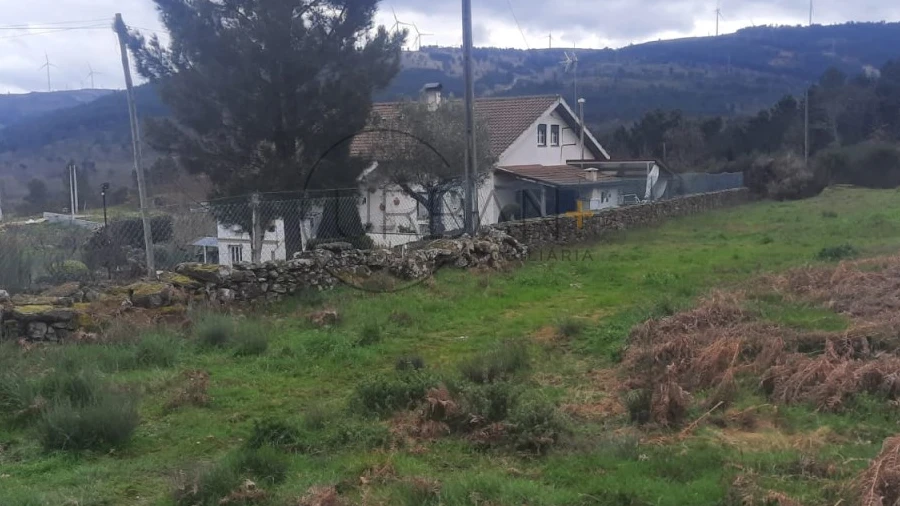 Terreno para Venda em Leomil