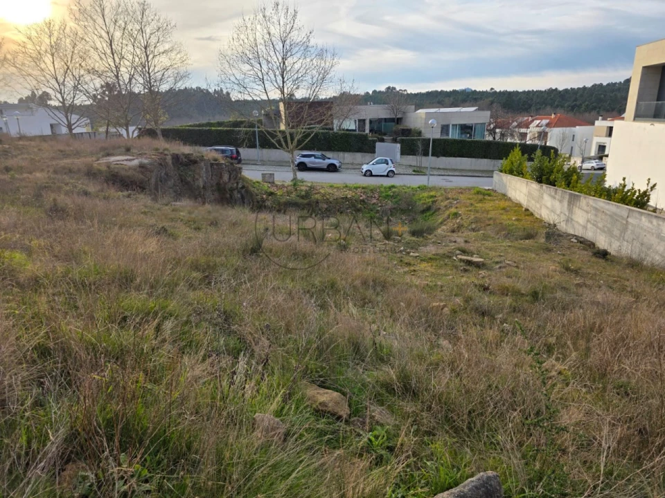 Terreno para Venda em Mundão Foto 3