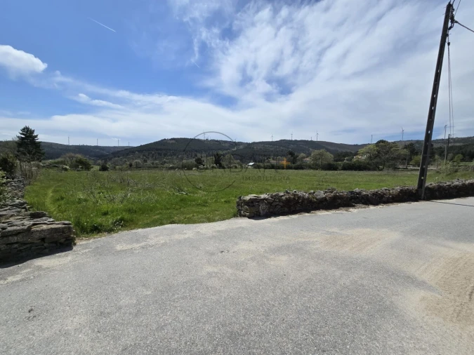 Terreno para Venda em Leomil Foto 3