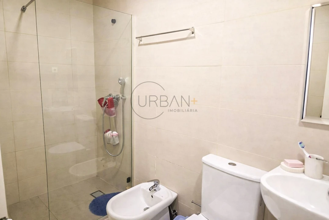 Apartamento T1 para Venda em Viseu Foto 8