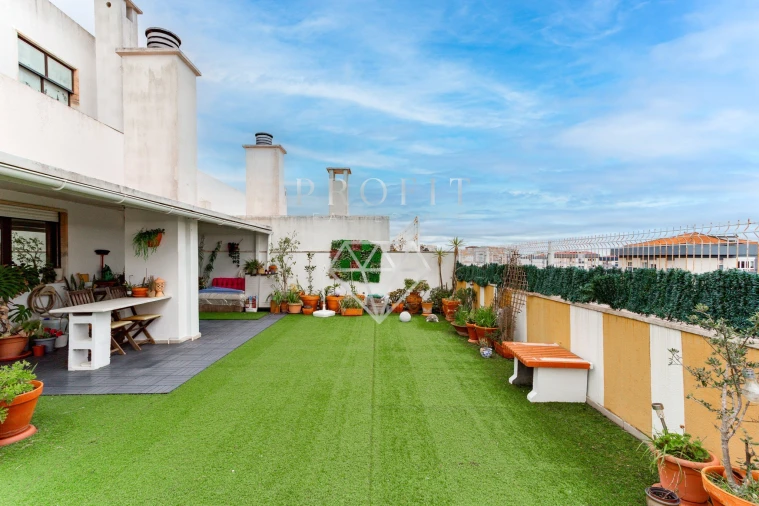 Apartamento T3 para Venda em Carnaxide e Queijas Foto 14