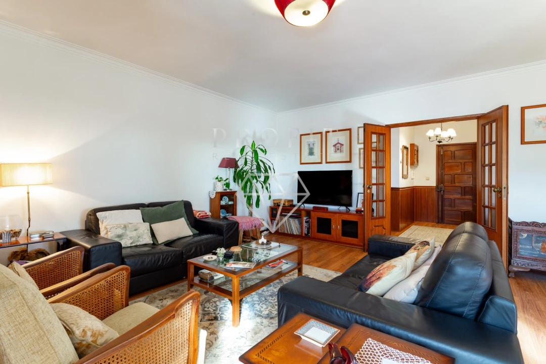 Apartamento T3 para Venda em Carnaxide e Queijas Foto 19