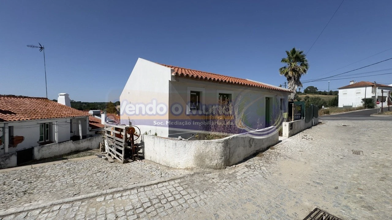 Moradia T2 para Venda em Cortiçadas de Lavre e Lavre Foto 3