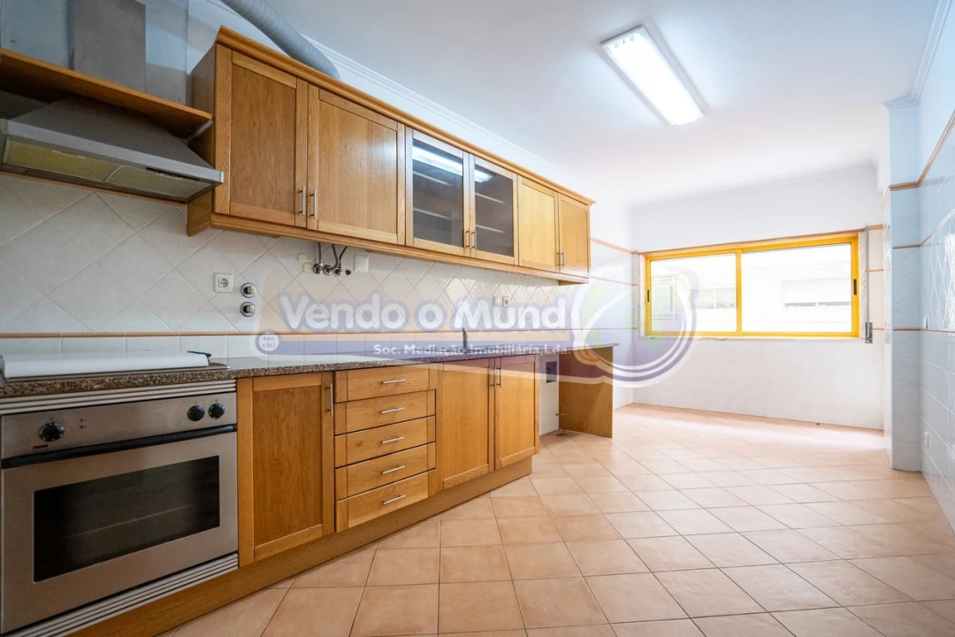 Apartamento T3 para Venda em Castanheira do Ribatejo e Cachoeiras Foto 1