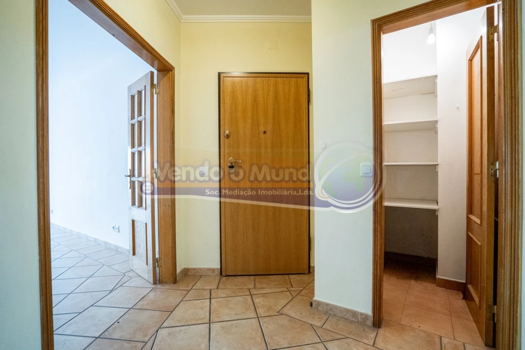 Apartamento T3 para Venda em Castanheira do Ribatejo e Cachoeiras Foto 13