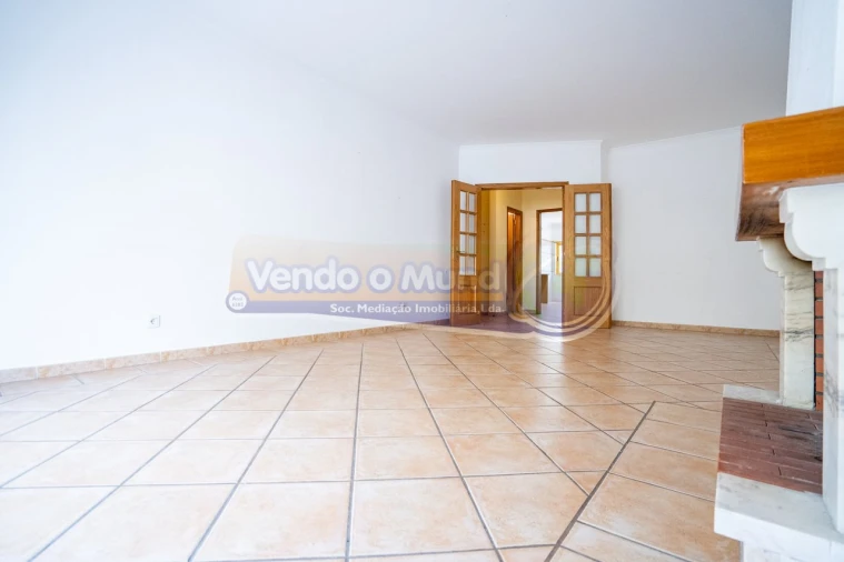 Apartamento T3 para Venda em Castanheira do Ribatejo e Cachoeiras Foto 6