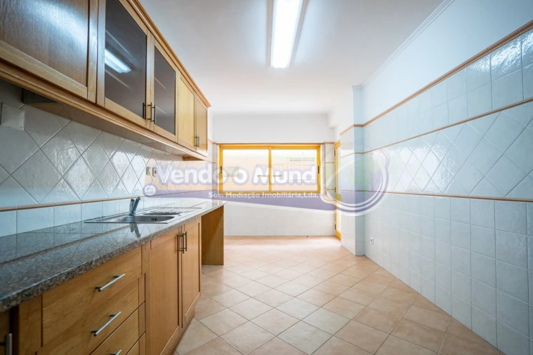 Apartamento T3 para Venda em Castanheira do Ribatejo e Cachoeiras Foto 3