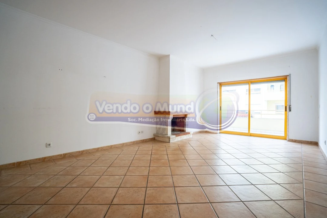 Apartamento T3 para Venda em Castanheira do Ribatejo e Cachoeiras Foto 7