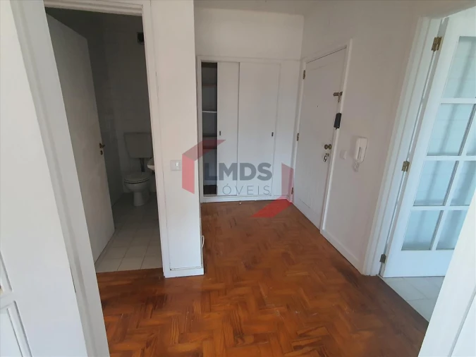 Apartamento T3 para Venda em Vilar de Andorinho Foto 6