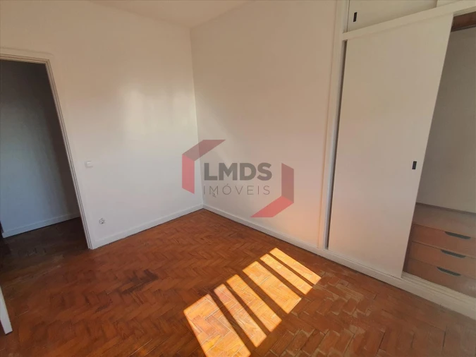 Apartamento T3 para Venda em Vilar de Andorinho Foto 11