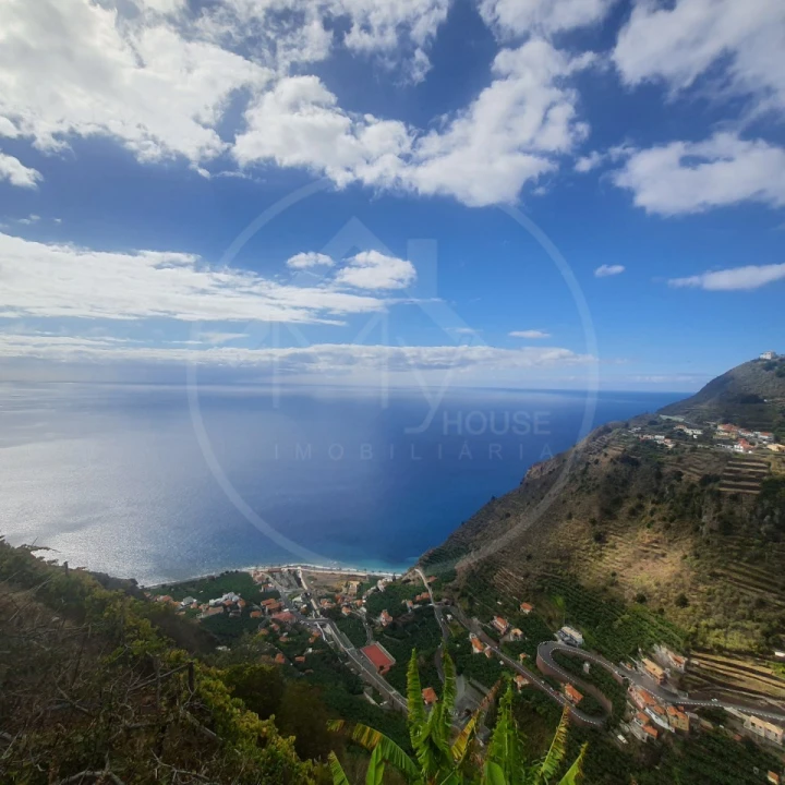 Terreno para Venda em Arco da Calheta Foto 1
