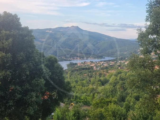 Terreno para Venda em Salvador e Santo Aleixo de Além-Tâmega Foto 2