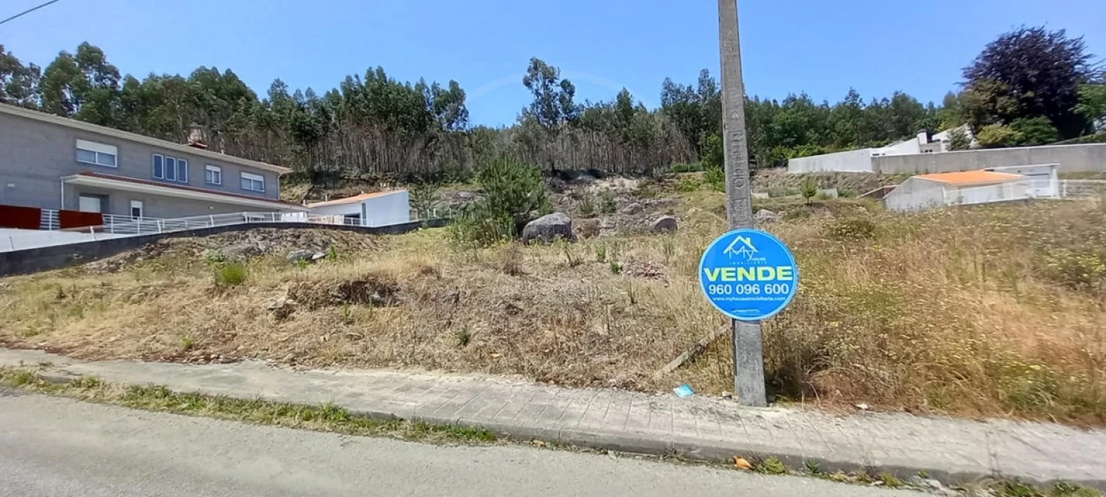 Terreno para Venda em Pedreira, Rande e Sernande Foto 1