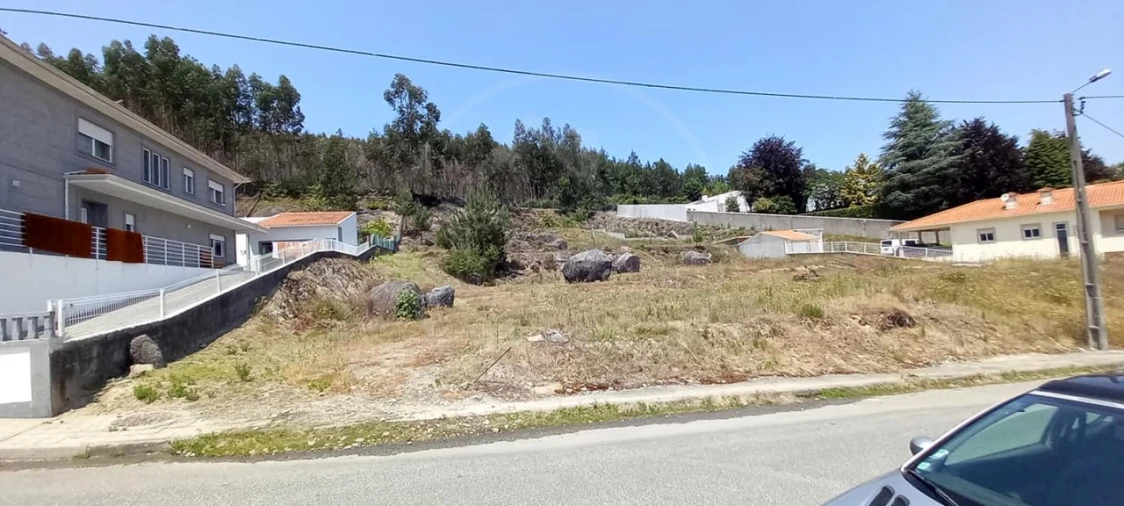 Terreno para Venda em Pedreira, Rande e Sernande Foto 2